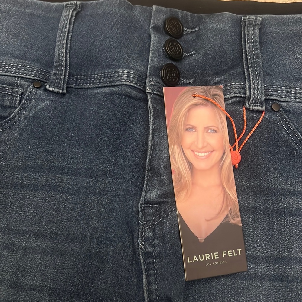 NWT! Laura Felt Jeans
